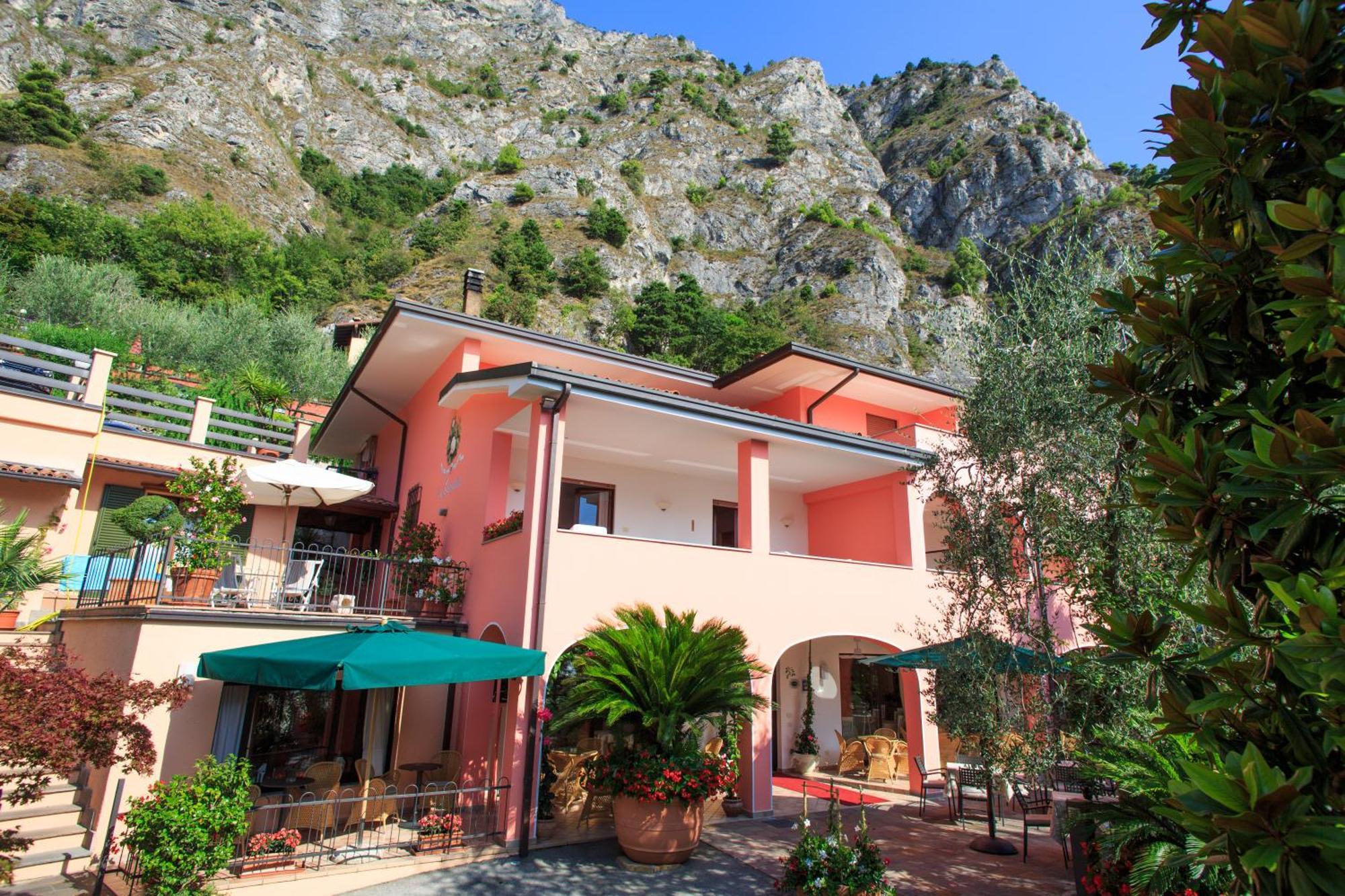 Hotel La Gardenia & Villa Oleandra Limone sul Garda Quarto foto
